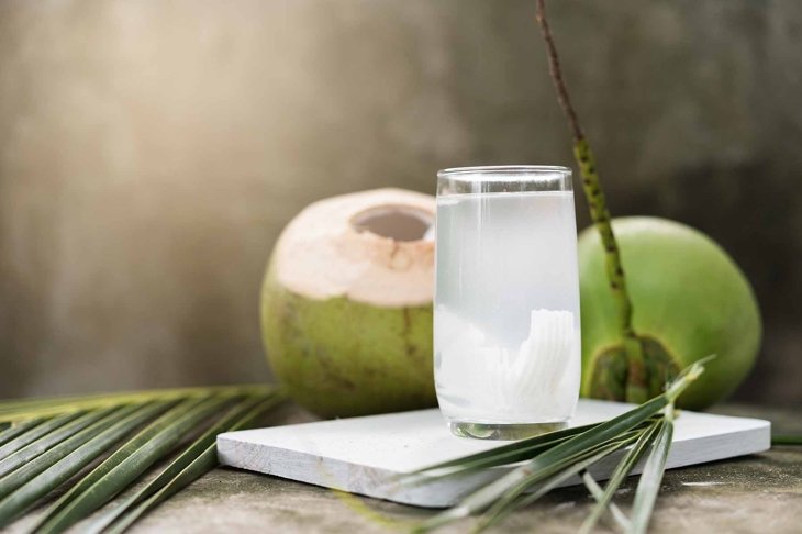 Coconut juice,Drink coconut water